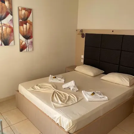 Aparthotel Golden 4*